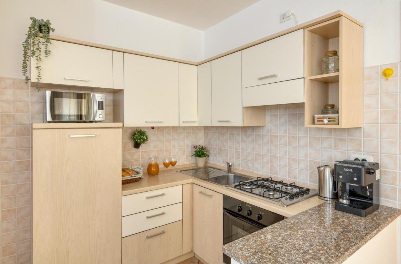 Izzhome Everyway Pula Esterno foto
